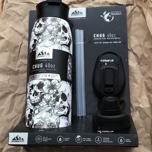 Halloween Hydrapeak Skeleton motif chug 40oz water bottle. New, limited …